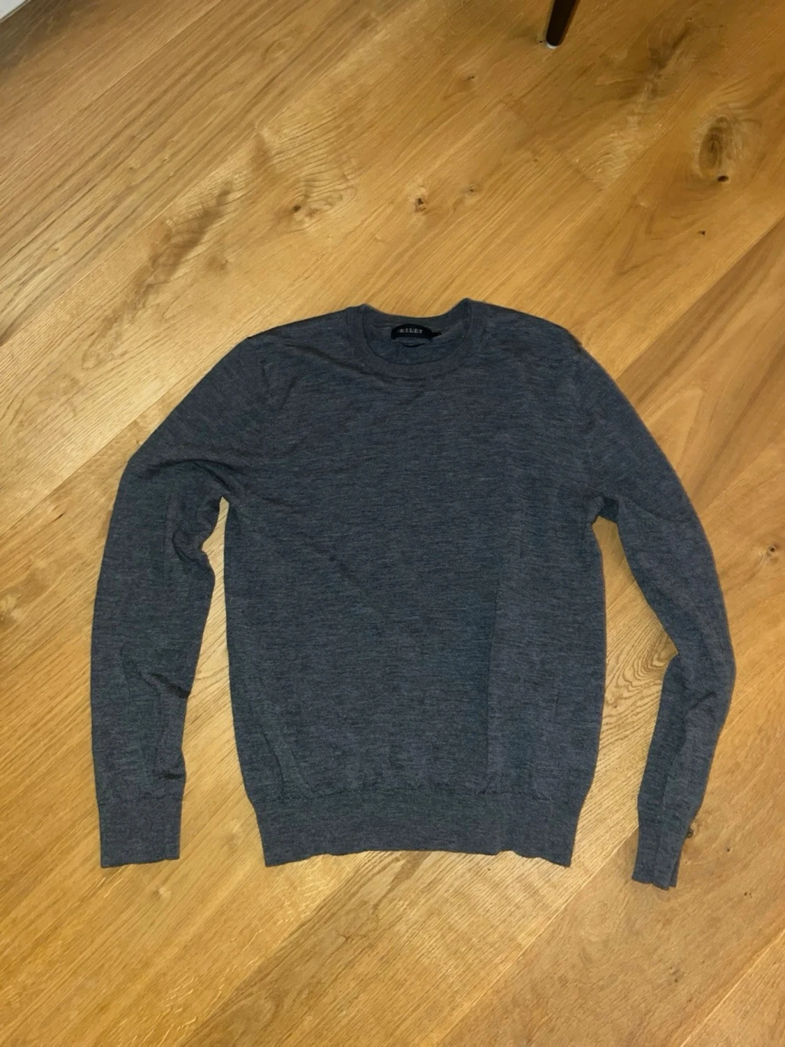 Mörkgrå stickad tröja RILEY