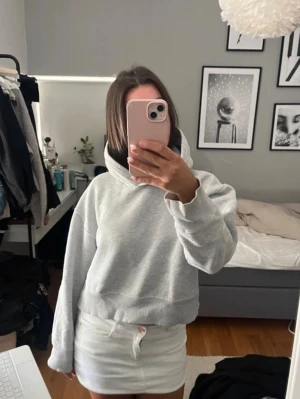 Grå hoodie  - Superskön hoodie från Zara💖
