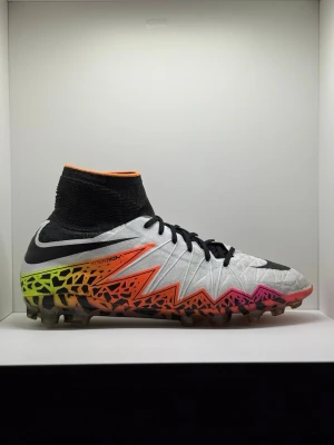 Nike Hypervenom 2 - Nike Hypervenom Phantom 2 AG “Radiant Reveal” 🌈  Size- 9 US/ 42.5 EU 🇪🇺   Condition- 8.7/10 (small hole in sock on right boot)