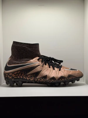 Nike Hypervenom Phantom 2 - Nike Hypervenom Phantom 2 AG “Liquid Chrome”🥉  Size- 10 US/ 44 EU 🇪🇺   Condition- 9.5/10