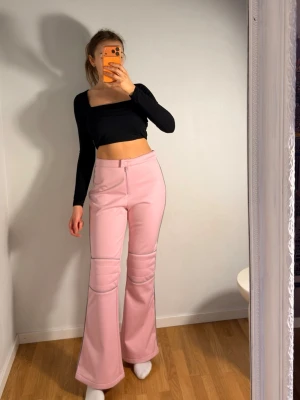 Skidbyxor  - Jättefina rosa skidbyxor. Storlek M . Nyskick 