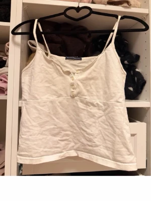 Gullig topp - Laddar upp igen så att frakten är fri!