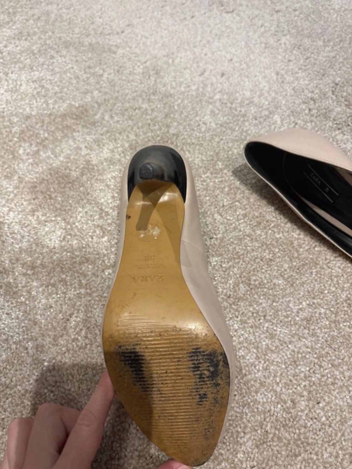 Beige peep toe pumps från Zara - 1