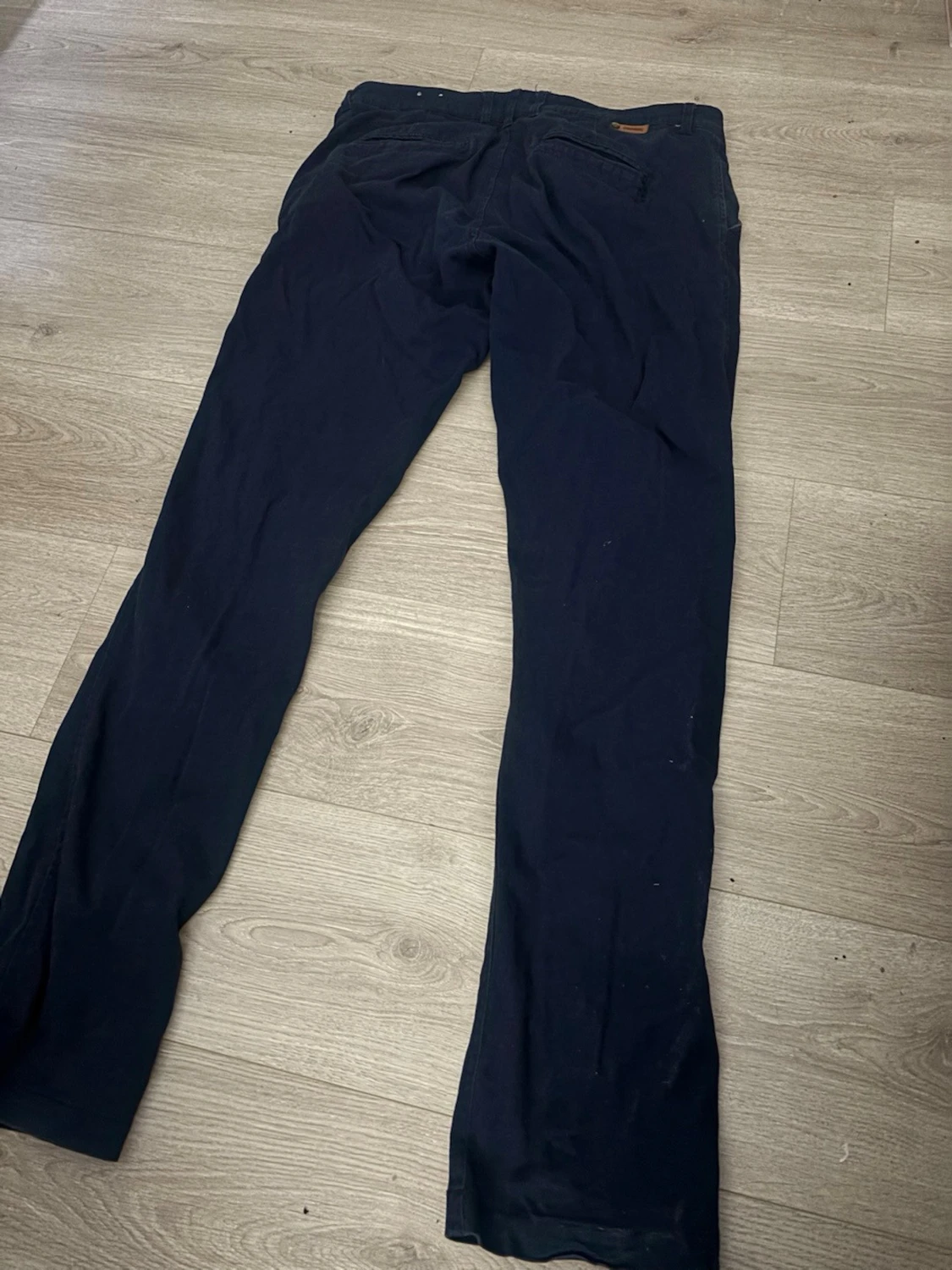 Mörkblå chinos med rak passform - 1