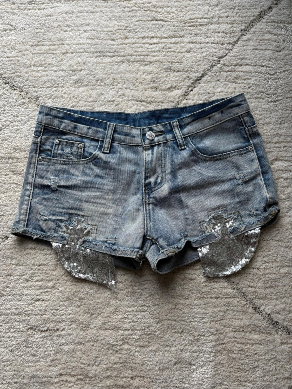 Ljusblå jeansshorts