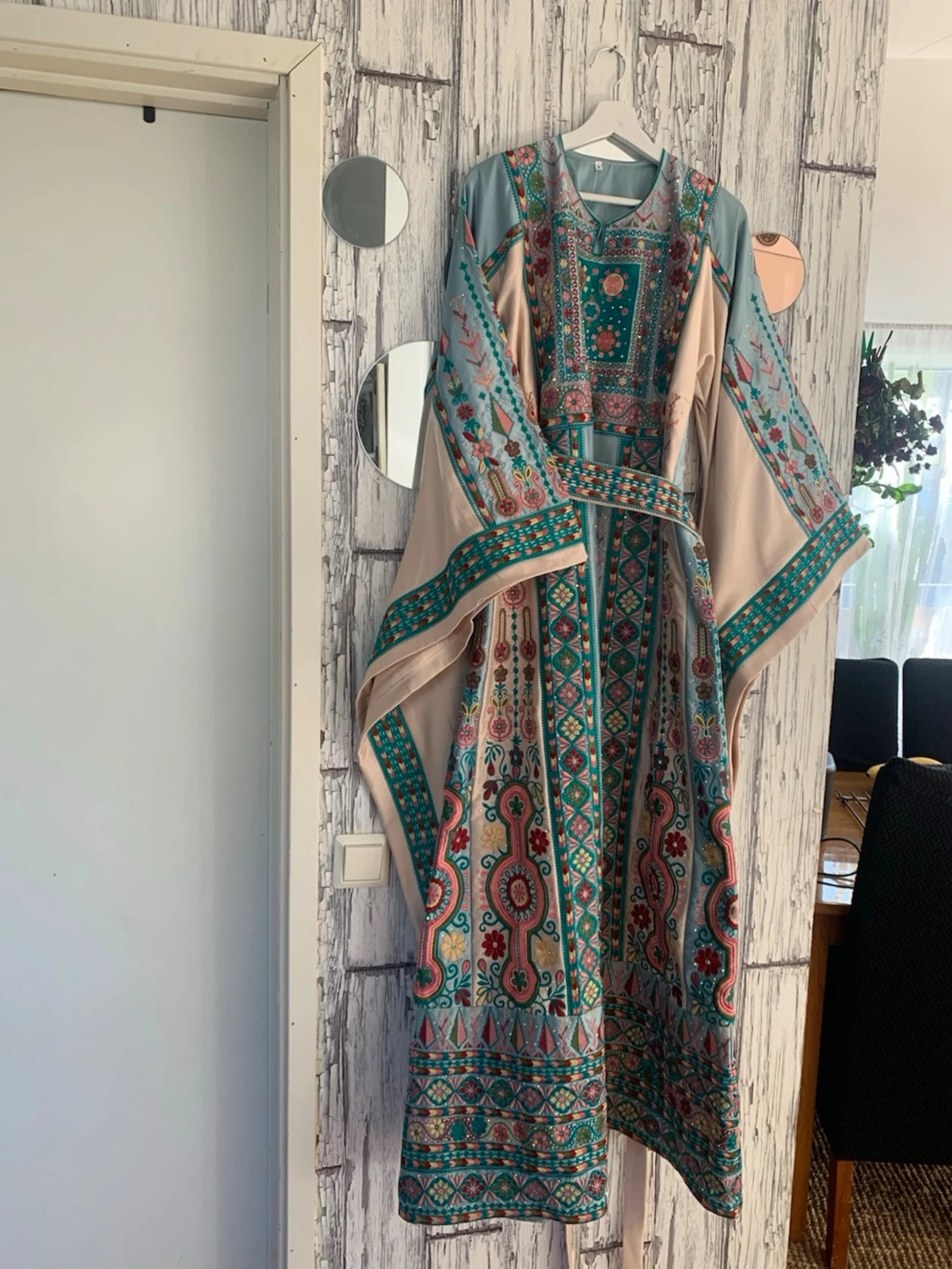 Traditionell långklänning med broderi - 4