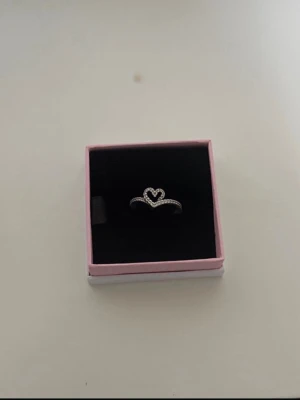 Pandora ring - Storlek 48, ej använd bara provad