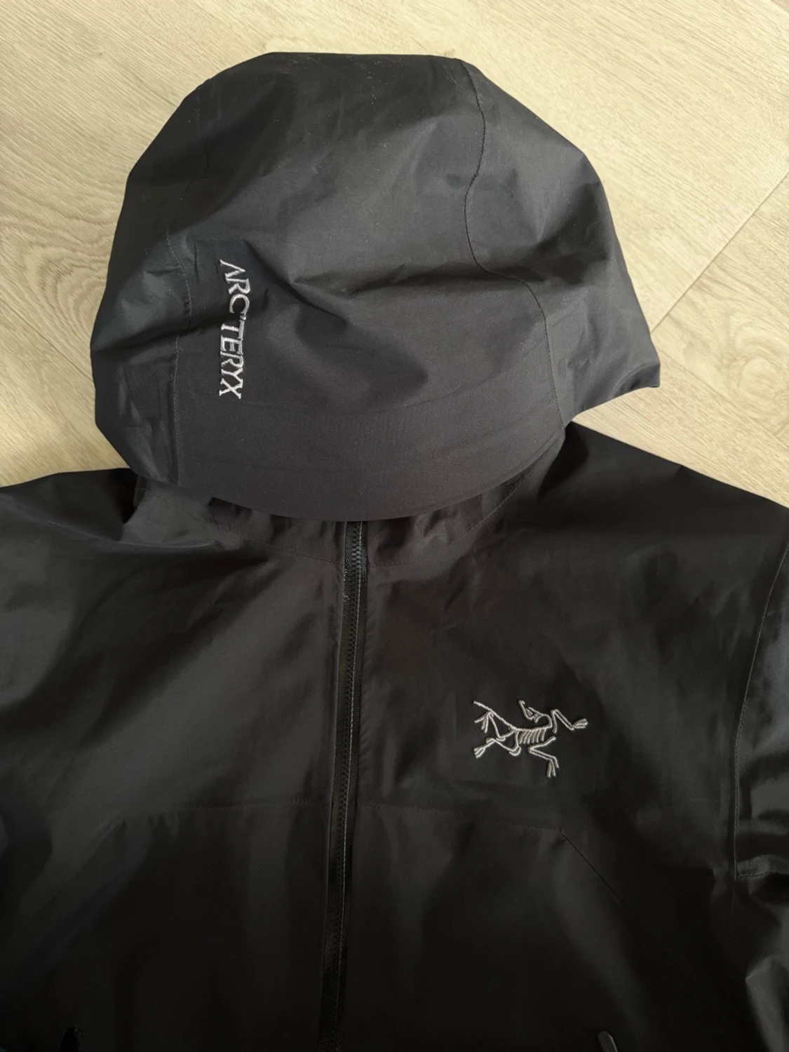 Black Arc'teryx windbreaker - 1