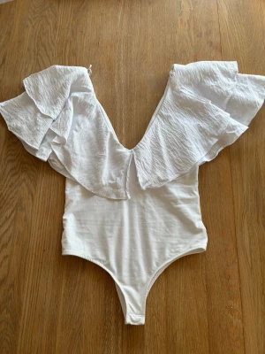 Populär Zara body - Jättesnygg!! Pris går att diskutera vid snabb affär💕