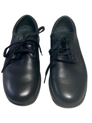Joya Mustang 2 ergonomiska skor  - Nästan helt nya Joja Mustang 2 ergonomiska skor. Storlek 40 1/3. Säljes för 1/3 av nypriset.  https://skoproffsen.se/products/mustang-ii-black. 