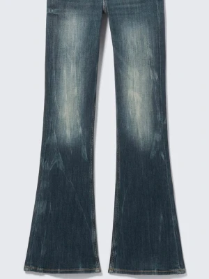 cheap monday jeans - Cheap monday jeans i storlek 25/34, dom har lite slitage längst ner på benen (skriv för bild)💕