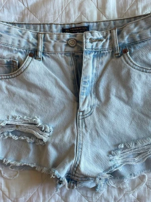 Jeansshorts - Fina ljusblå jeanshorts köpta vintage men i mycket bra skick