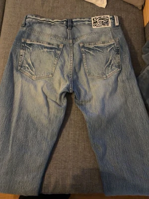 Cheap monday jeans - säljer ett par cheap monday jeans st 33,34 som användes bara en gång, Säljer pga passform. 