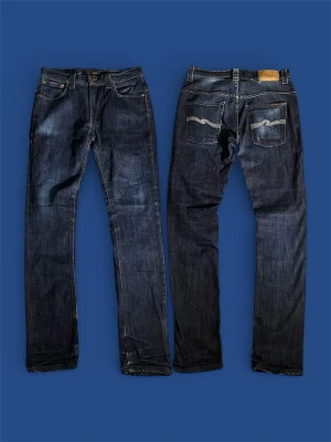 Nudie jeans grim tim 30/32 *washed* - Nu säljer vi ett par feta nudie jeans grim tim i storleken 30/32! Tveka inte på att höra av dig vid minsta fundering!🤩