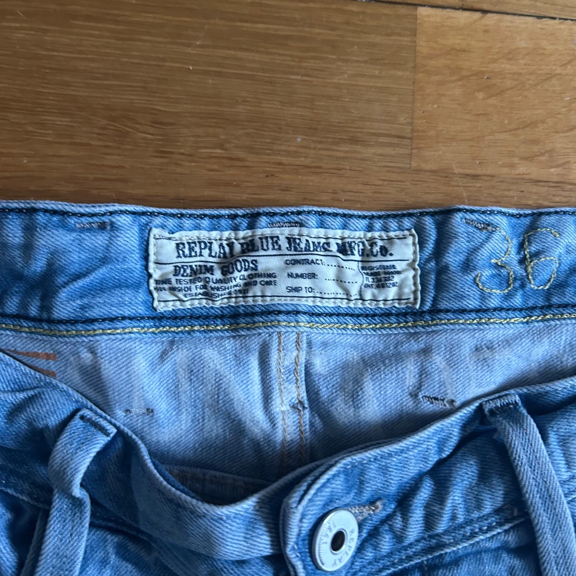 Ljusblåa replay jeans - 2