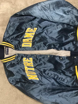 Notre Dame Äkta Vintage College Jacka från USA - Enligt bild