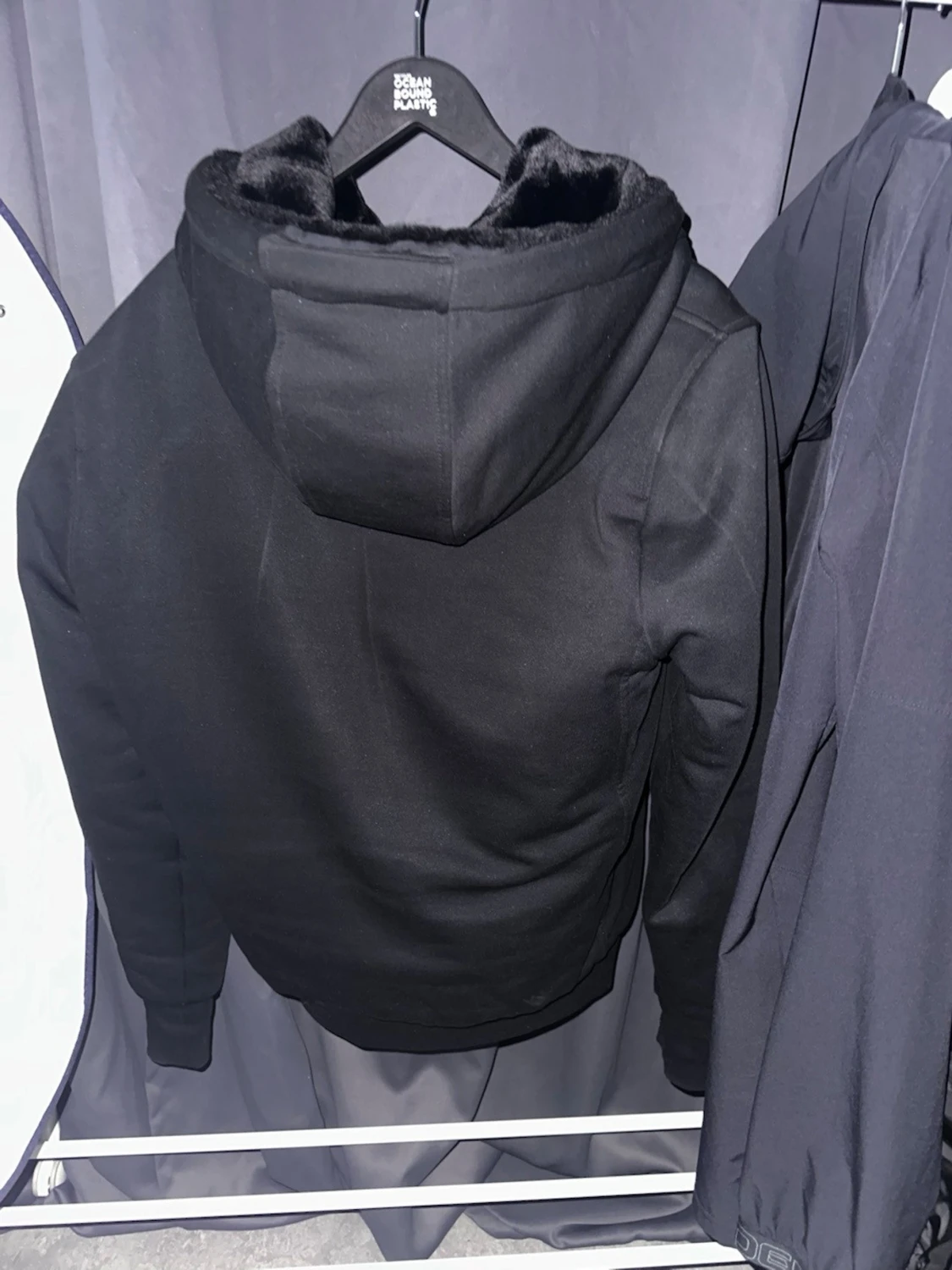 Svart hoodie från Moose Knuckles ÄKTA - 4
