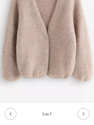 Söker!! - Söker denna kofta från Lindex i storlek xxs eller xs ❤️