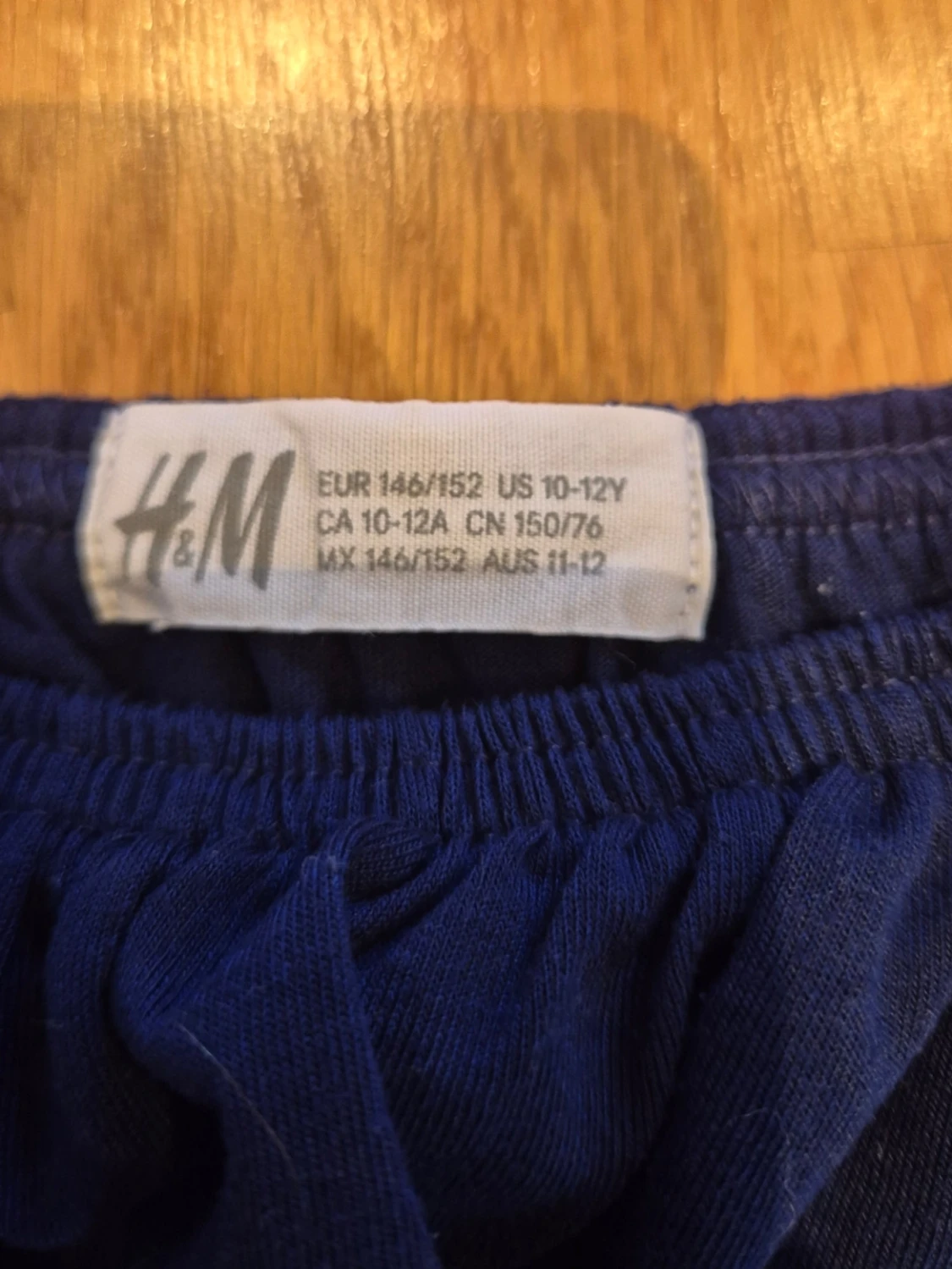 Marinblå volangtopp från H&M - 1