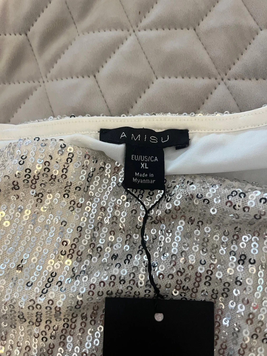Silver paljettopp från Amisu