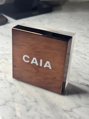 CAIA Loose Glow Bronzer Venice - Caia Loose Glow Bronzer i färgen Venice ✨ Helt ny och oanvänd med plast/plombering kvar. Ger superfint glow och solkysst finish.