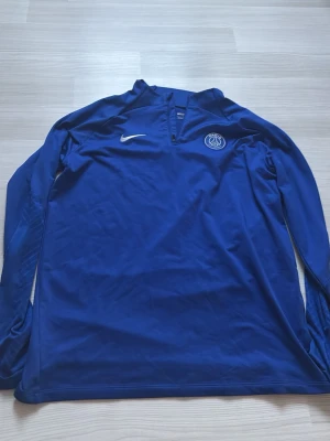 Tajt psg träningströja  - Helt ny psg tröja l sitter som m för den är tajt o modellen 