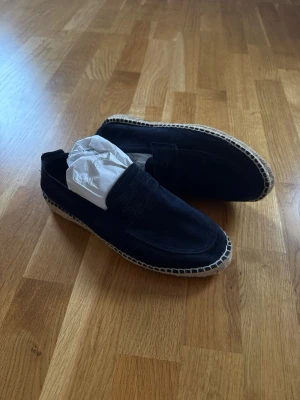 Bianco Loafers / Espadrillos - Skor från Bianco, Loafers, Epsadrillos, Espadriller 