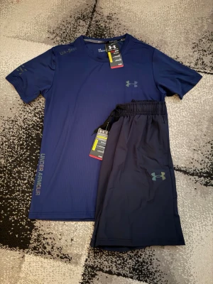 Under armour set - Storlek:L