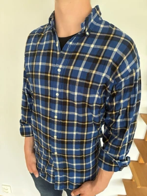 Polo Ralph Lauren Flanellskjorta  - Polo Ralph Lauren Flanellskjorta Blaire| Pris: 449| Storlek: L| Skick: Mycket bra, 9/10| Hör av dig vid minsta lilla fundering eller fråga|