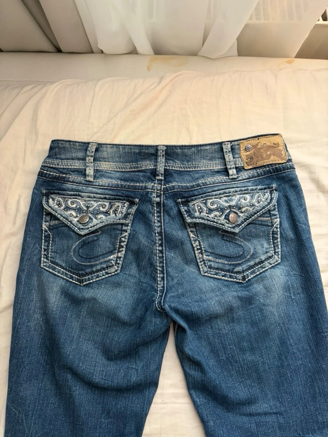 Blå bootcut jeans från Silver Jeans - 3