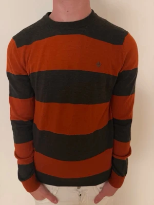 Morris merinoull tröja - Säljer en tröja från Morris med 100% merinoull i storlek M. Modellen är ca 180. Hör av er vid funderingar!