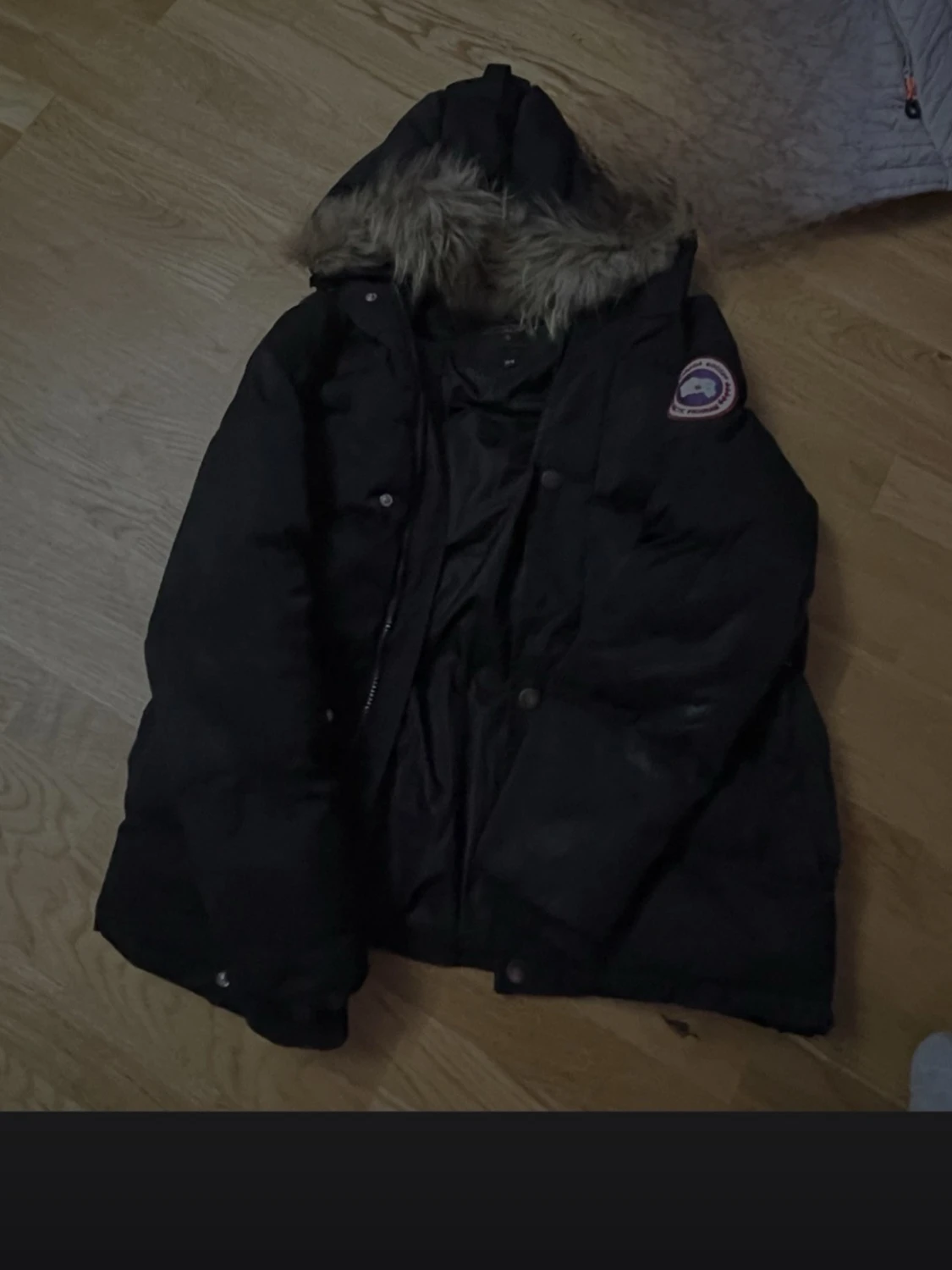 Svart pälsjacka från Canada Goose - 1