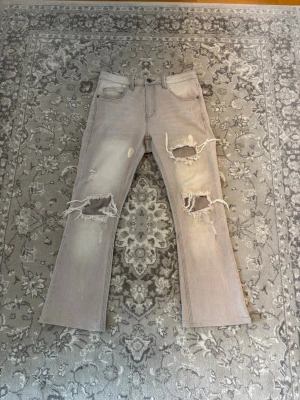 Flare Jeans - Mängdrabatt finns! Ju fler plagg du köper, desto bättre pris kan jag ge!