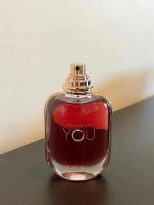 Power of You parfym  - Power of You parfym från Emporio Armani. Doften har noter av passionsfrukt, frangipani & vanilj. Tyvärr passar inte doften mig. Strax under 50ml då den endast använts fåtal gånger. 
