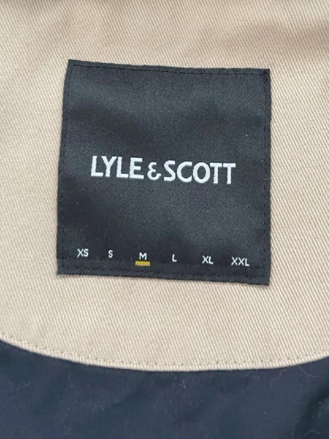 Beige vindjacka från Lyle & Scott - 3