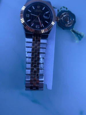 Klocka  - Hej jag säljer en fint klocka som helt nytt för mer information jag är här bara att skriva till mig! Priset kan diskuteras vid en snabb affär 