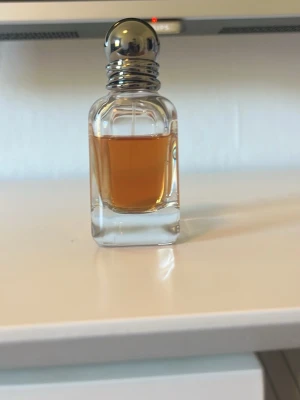 Stronger with you - Säljer min parfym stronger with you, boxen saknas tyvärr.                                        50ml