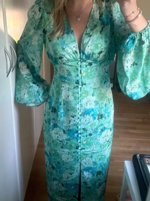 Adoore klänning - Superfin långklänning från Adoore, endast använd en gång🩷🩷💘