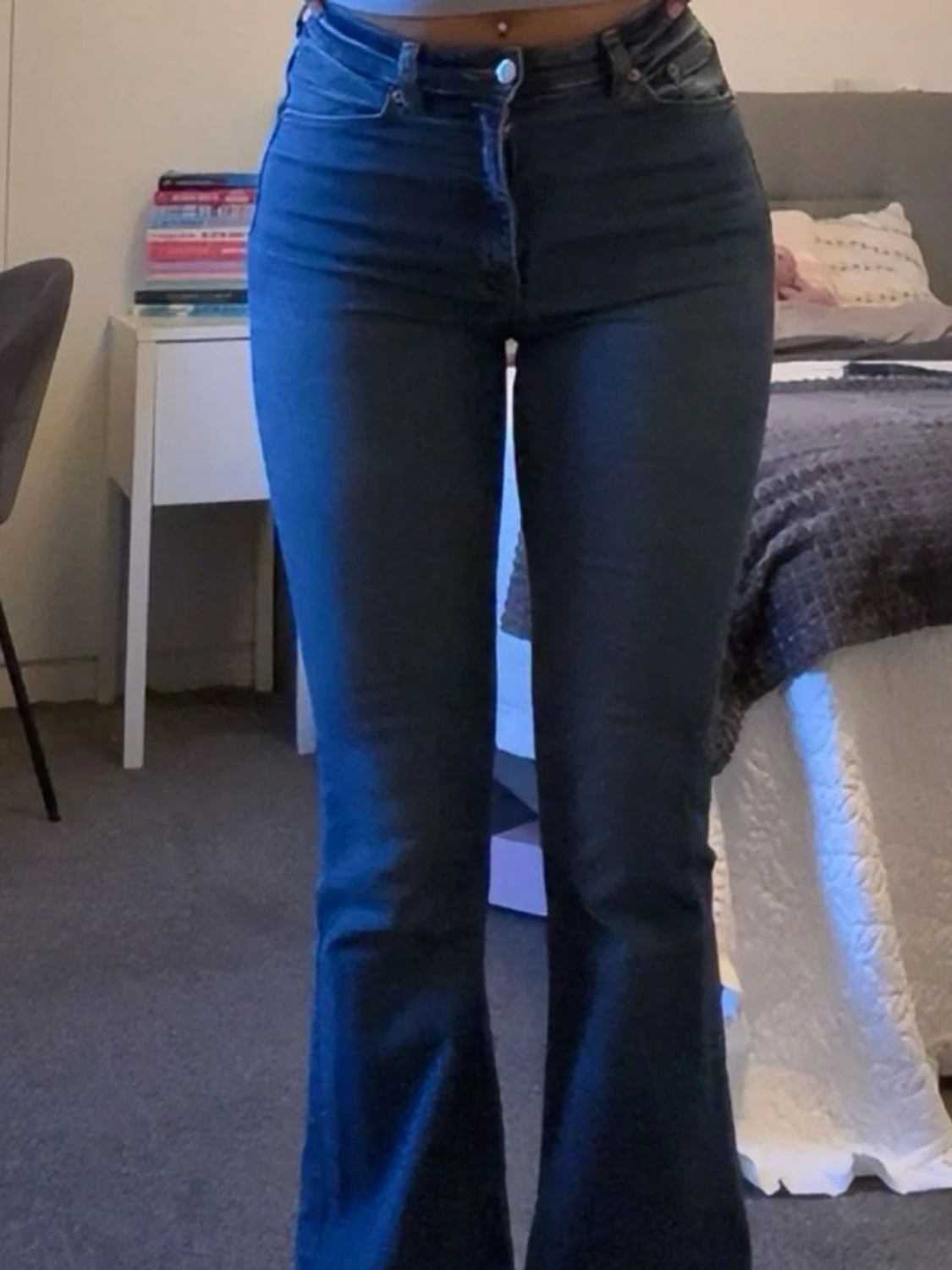 Mörkblå bootcut jeans med hög midja