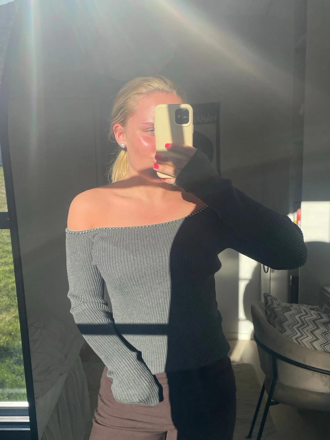 Grå offshoulder ribbad topp🩵 - 1