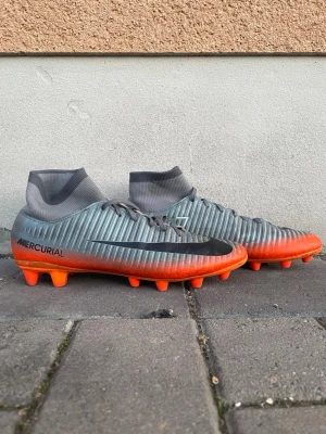 CR7 fotbollsskor - .