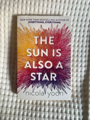 The sun is also a star - Nicola Yoon - ocket - The sun is also a star av Nicola Yoon. I mycket fint skick 🌸