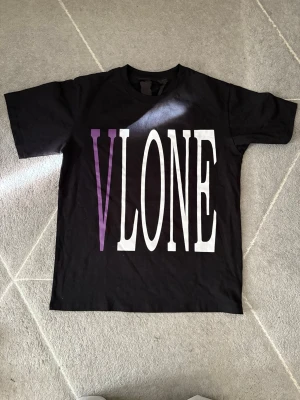 Vlone  - Lila vlone tröja väldigt fin knappast använd 