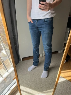 Replay jeans - Hej!| Säljer detta feta paret jeans från Replay!| Modell: Grover| Mycket gott skick, kontakta mig vid frågor och funderingar!| //Nils