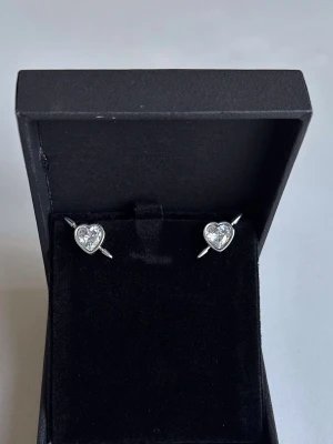 Maria Nilsdotter Pierced Heart Earrings Inspired! - Inspired Earrings from Maria Nilsdotters. The earrings is never used and 100% rust- and nickel-free. If you have any questions, feel free to reach out ☺️