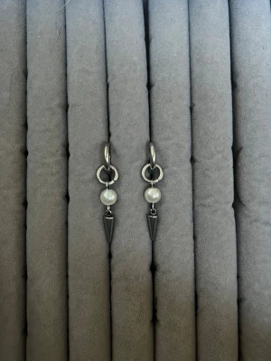 Silver örhängen  - Helt nya silver örhängen.