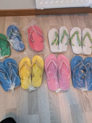 Flipflops  - 12 par nya flipflops , blandade storlekar , nya 