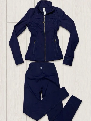 Lululemon define jacket och leggings - Helt nytt tränings set från lululemon i jättefint skick. Storlek 2 passar xxs/xs. Skickar snabbt!