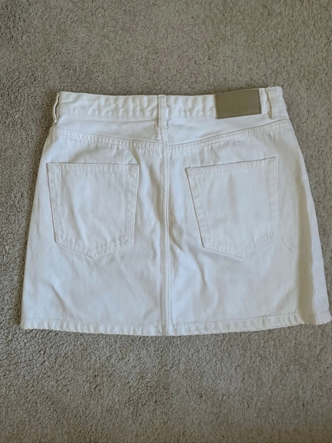 Vit kort jeanskjol med fickor - 1