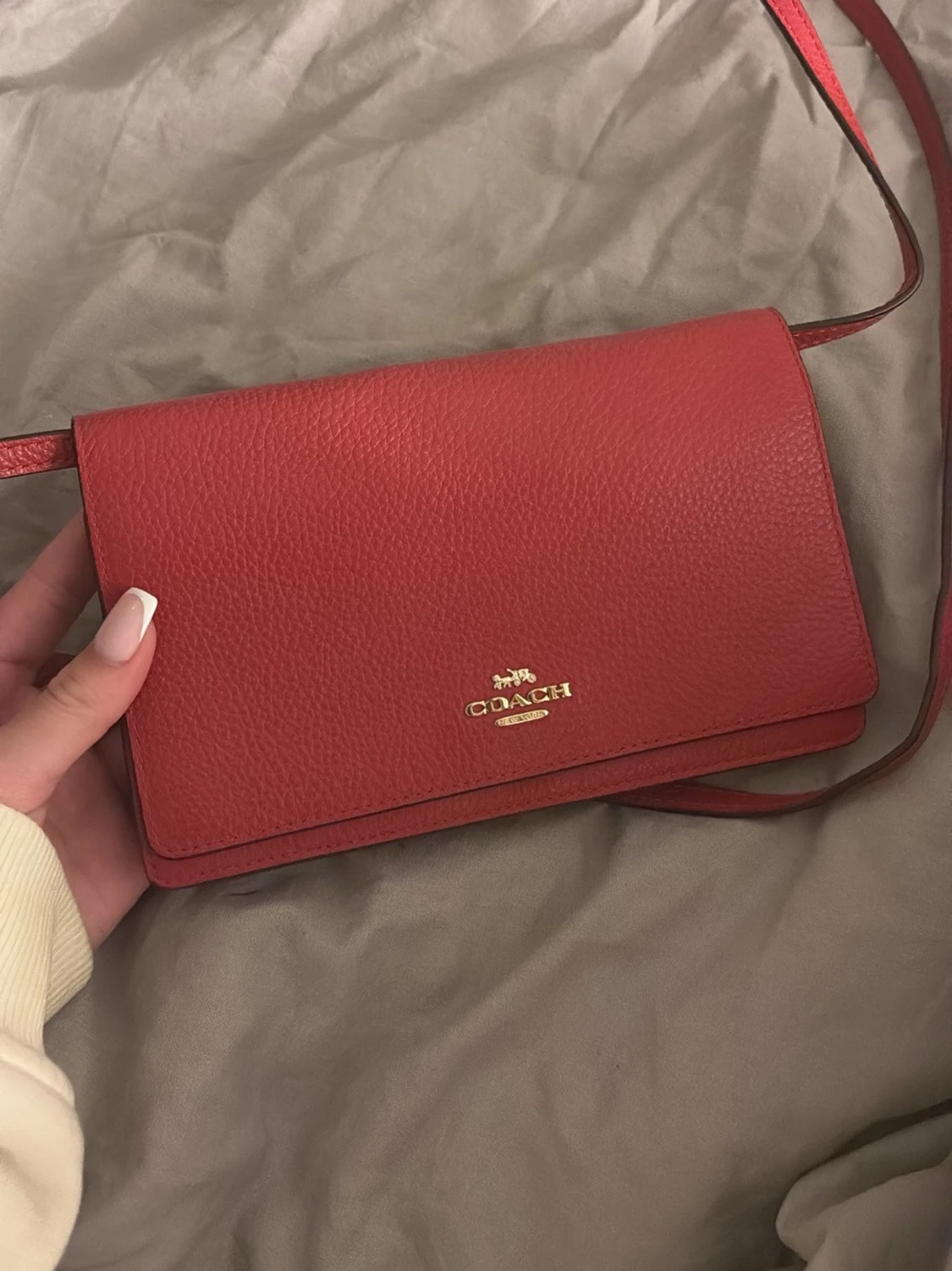 Röd axelväska från Coach